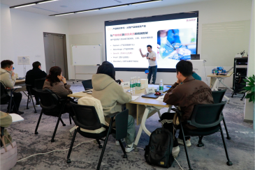 Nola prestatzen ari da Yitailock bere taldea salmenta adimentsuagoetarako eta merkatuko presentzia sendoagorako?